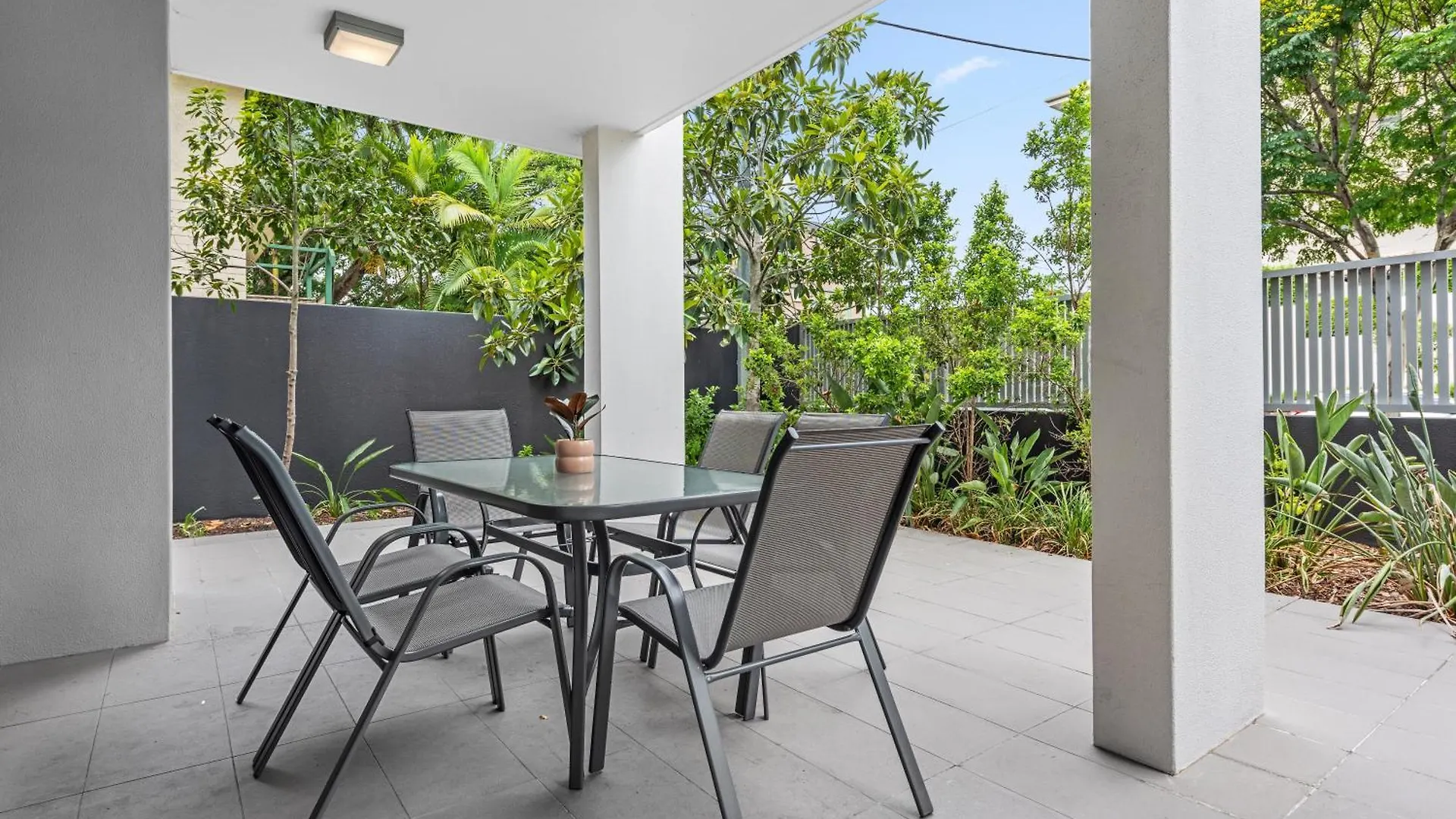 Cirque Apartments Brisbane 0*,